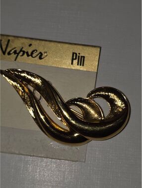 Napier brooch- gold tone